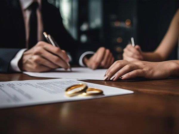 Lawyer For Divorce